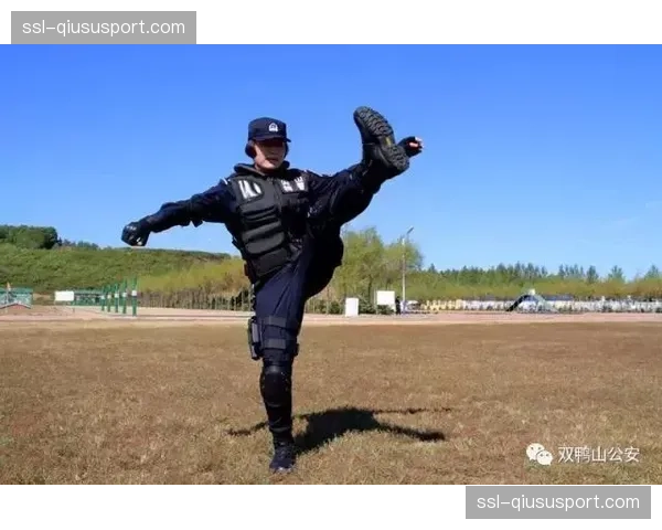 消息:联盟测试新型可穿戴设备,用于实时收集球员跑动负荷与变向数据以供战术分析。 消息:联盟测试新型可穿戴设备,用于实时收集球员跑动负荷与变向数据以供战术分析。