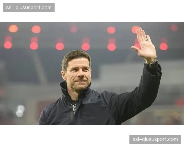 评论:哈维·阿隆索的留任,是否预示着勒沃库森王朝的奠基? 评论:哈维·阿隆索的留任,是否预示着勒沃库森王朝的奠基?